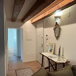 Venexiana Apartment